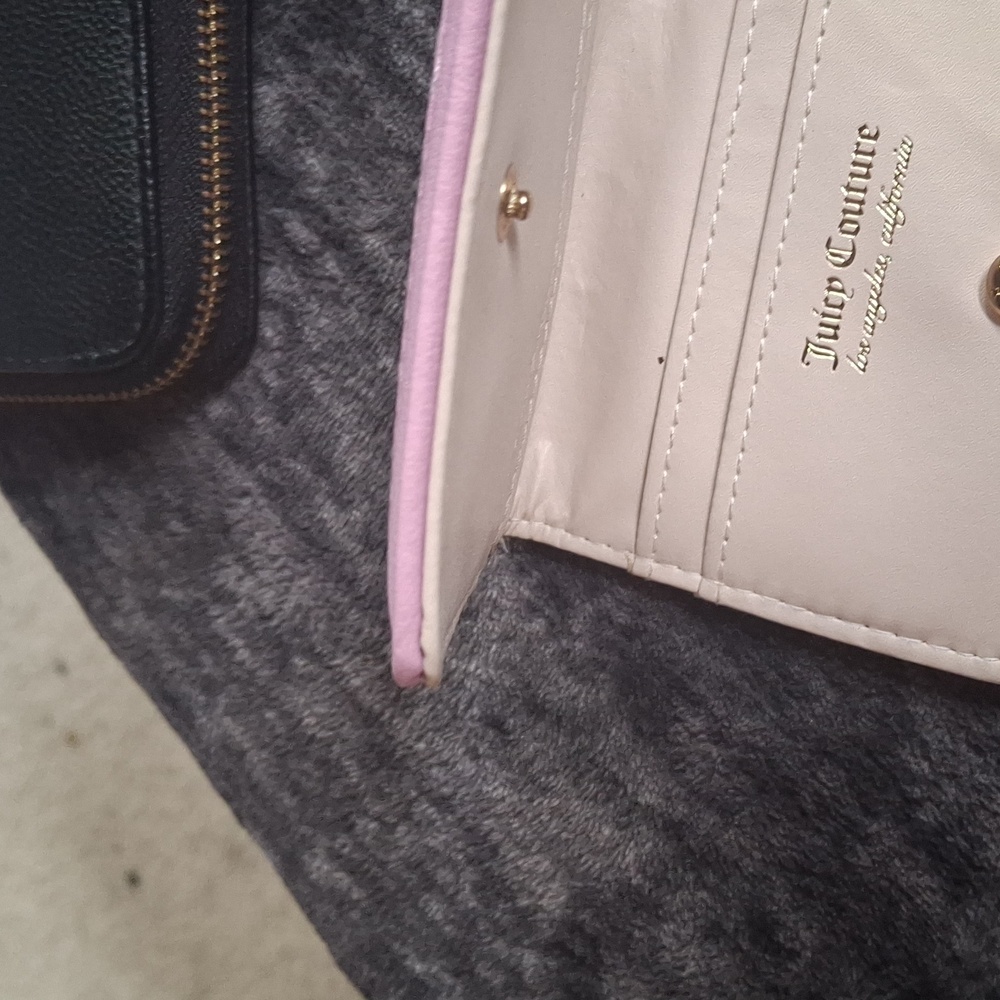 2 wallets - Picture 2 of 2